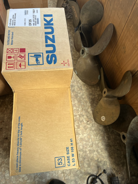 スズキ スズキ　DF　2馬力　新品