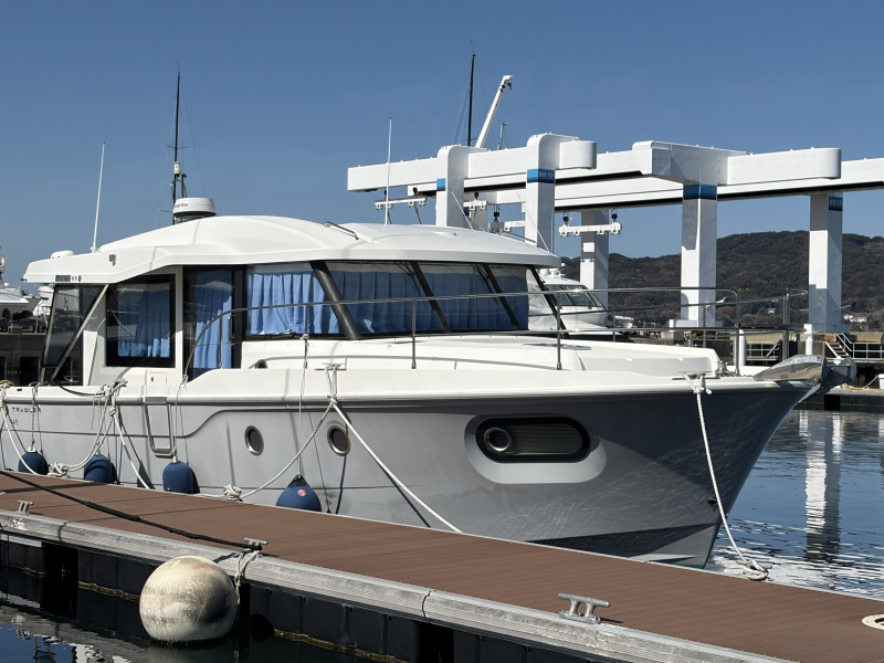 ベネトウ スゥイフトトローラー41セダン 