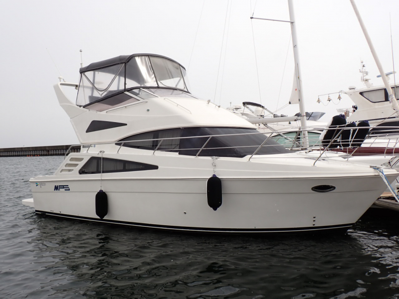 カーバー 380 エンジンアワー/370時間余、発電機、バウ、スタンスラスター装備、内外装共に良好～広く快適なサロンスペース、クルージングに最適~即納艇。￥お買い得・即ご相談ください