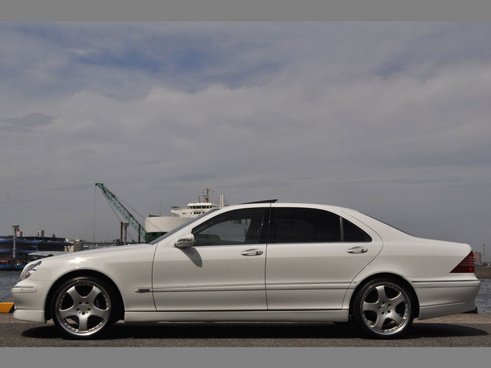 00年 カールソンCKV8ミレニアム限定車本物コンプリート フィアンホワイト 走行5.3万Km カールソン正規ディーラー車 左ハンドル 法人オーナー  禁煙車 超希少カールソンコンプリートCKV8ミレニアム限定車 大人気後期仕様コンバージョン済み カールソンロゴ入りキャリパー ...