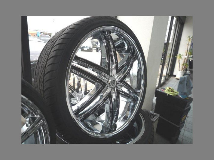 26インチ タイヤホイールセット 295/30ZR26 4本セット LEXANI 超希少