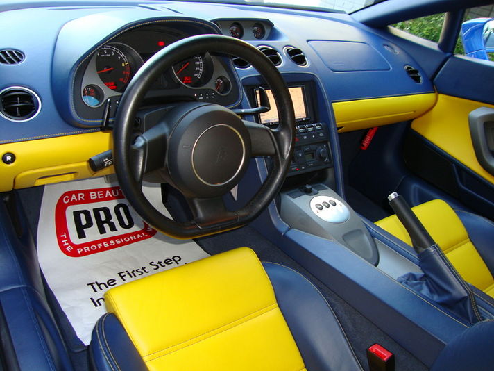 ランボルギーニ ガヤルド e-gear新車状態8600k稀少ﾌﾞﾙｰｹｰﾗﾑｵｰﾀﾞｰカラ 