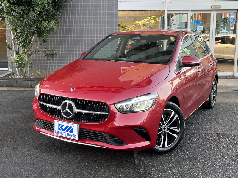 メルセデスベンツ Bクラス B200d　スターパターンインテリアトリムモデル