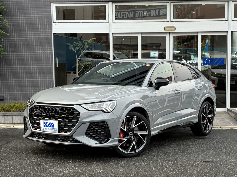 アウディ RS Q3 スポーツバック ブラックスタイリングパッケージ