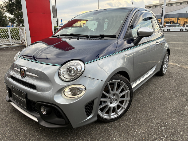 アバルト 695 Rivale　 全国85台限定車 　アクラポビッチ社製マフラー　社外ナビ