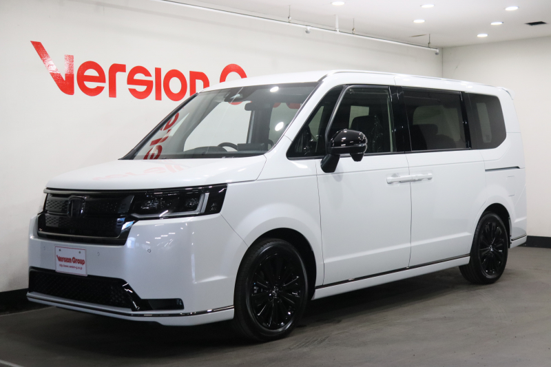 ホンダ ステップワゴン e:HEV　スパーダ　プレミアムライン　ブラックエディション　新車保証継承付　登録済未使用車　禁煙車　後席モニター　メモリーナビ　フルセグ　全周囲カメラ　レーダークルコン　クリアランスソナー　衝突被害軽減　踏み間違い防止　BSM　ETC　シートヒーター　17AW