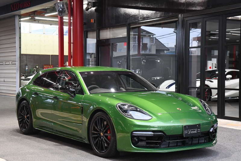ポルシェ パナメーラ スポーツツーリスモ GTS