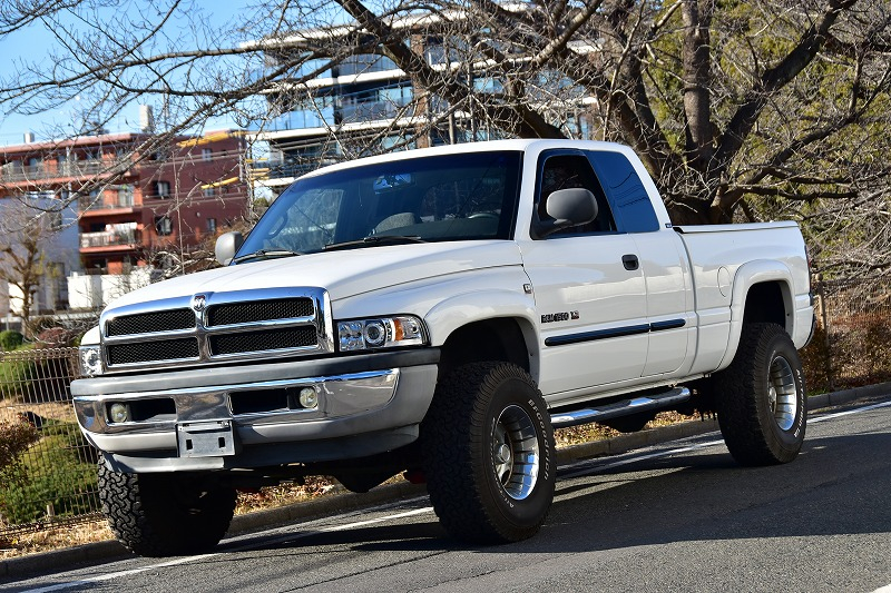 ダッジ ラム ピックアップ SLT リフトアップ 4WD