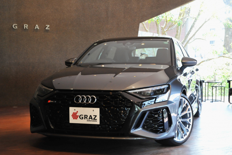 アウディ RS3 スポーツバック  2.5  quattro　RSエグゾースト　自社注文車