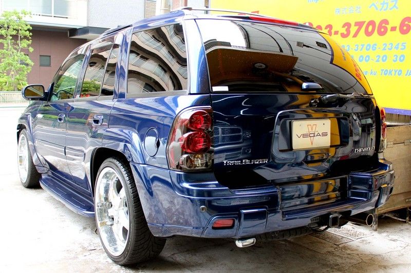シボレー トレイルブレイザー LTZ 4WD 22in-Custom ディーラー車 中古