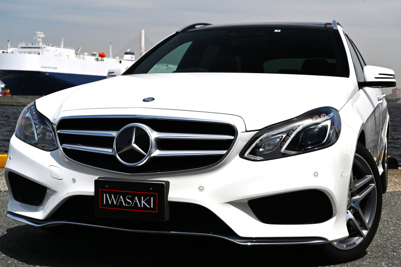 メルセデスベンツ Eクラス W212後期E350ブルーテックステーションワゴンAMGスポーツパッケージ 正規D車右ハンドル低走行2.8万Km法人1オナ禁煙屋根保管後期LEDヘッドライトブラックレザーインテリアメモリー付きパワーシート＆シートヒーターパノラマルーフリアオートテールゲート純正HDDナビ地デジAMGエアロ18インチアルミ等豪華装備