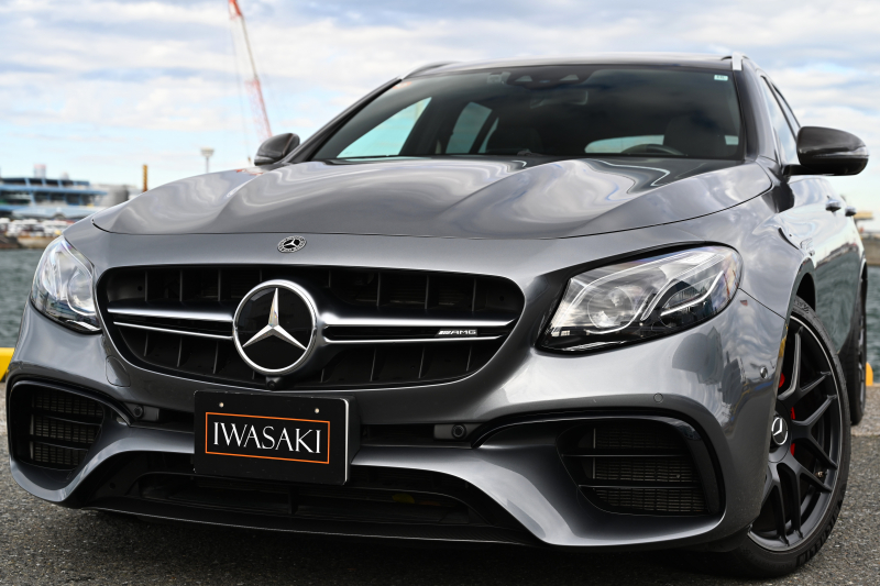 AMG Eクラス 超希少大人気モデル W213 AMG E63Sワゴン 正規ディーラー車法人1オナ禁煙屋根保管新車時より全ディーラー徹底整備車両エクスクルーシブPKGカーボンPKGパノラマルーフベンチレーターブルメスターブラックフルレザーインテリアベンチレーター純正20インチキック電動テールゲート純正LEDヘッドライト特注色豪華装備必見