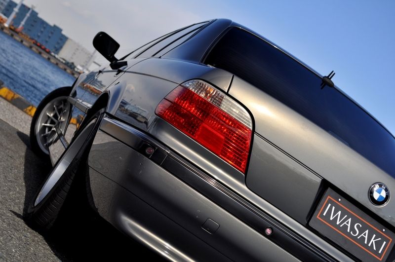 予約 DCM 1/64 BMW 7シリーズ 7-Series (E38) 740iL White