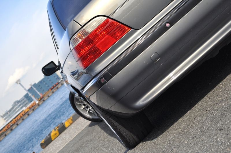 予約 DCM 1/64 BMW 7シリーズ 7-Series (E38) 740iL White