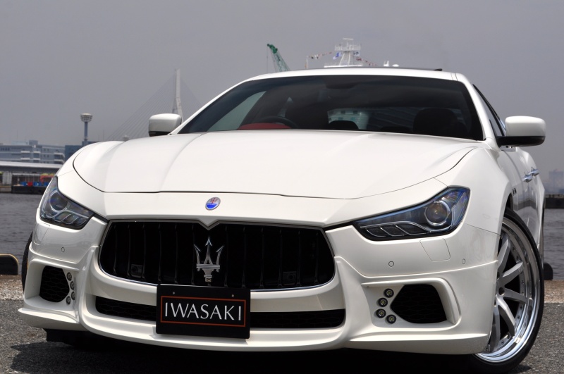 マセラティ ギブリ ギブリS法人1オナ禁煙車屋根保管WALDフルエアロ