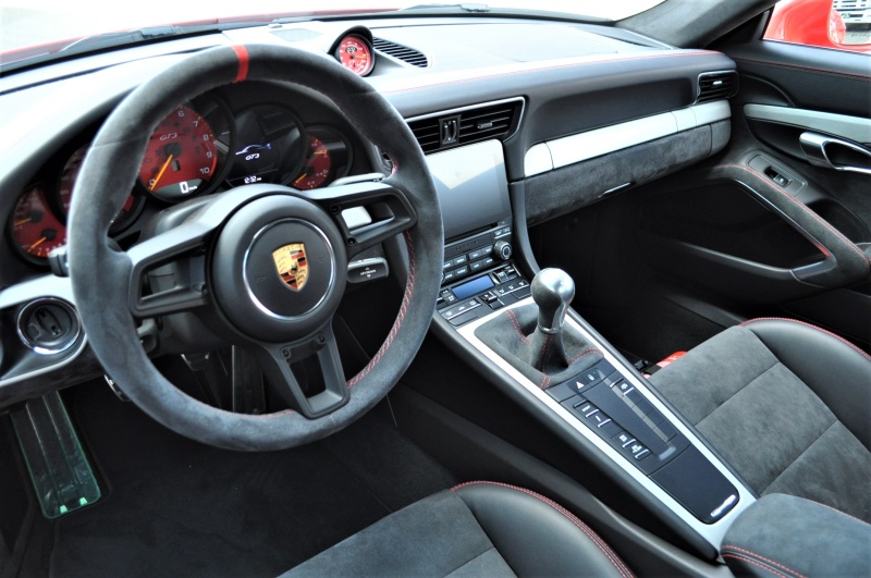 ポルシェ911 ドライバーズマニュアル　ケース付 ポルシェ911 ドライバーズマニュアルケース付
