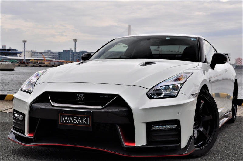 日産 GT-R NISMO GT-R17年モデル法人ワンオーナー禁煙車屋根保管雨天未