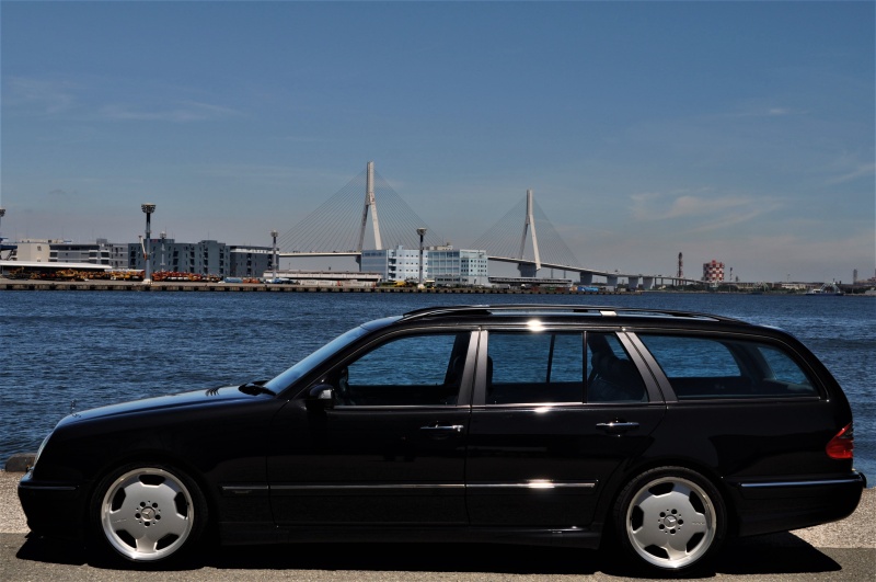 走りの本能を刺激するスペシャルカーの世界 Vol.01／AMG E55
