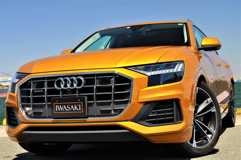 アウディ Q8 現行AUDI Q8 55TFSIデビューパッケージ