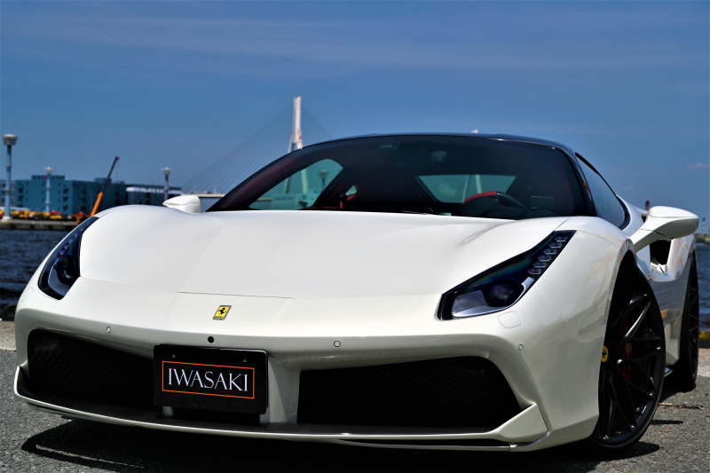 フェラーリ 488GTB 正規ディーラー車左ハンドル法人禁煙屋根保管