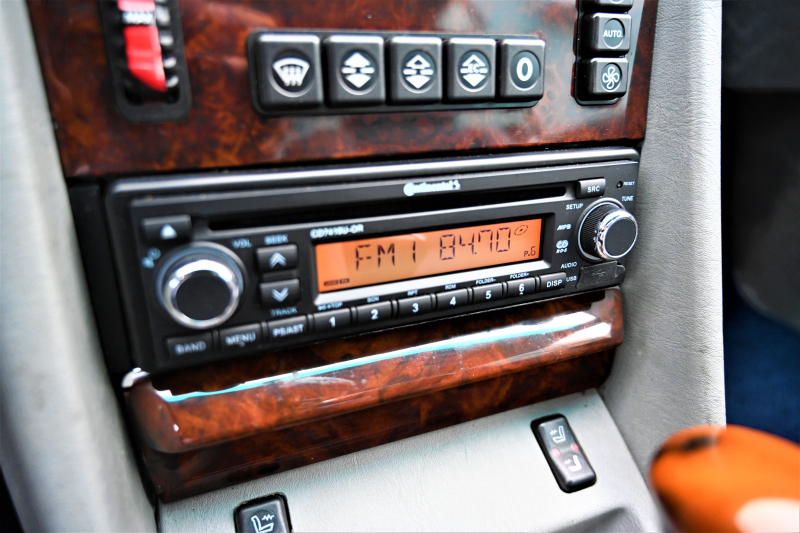 メルセデスベンツ Sクラス 超希少伝説の名車M.Benz 560SEC正規