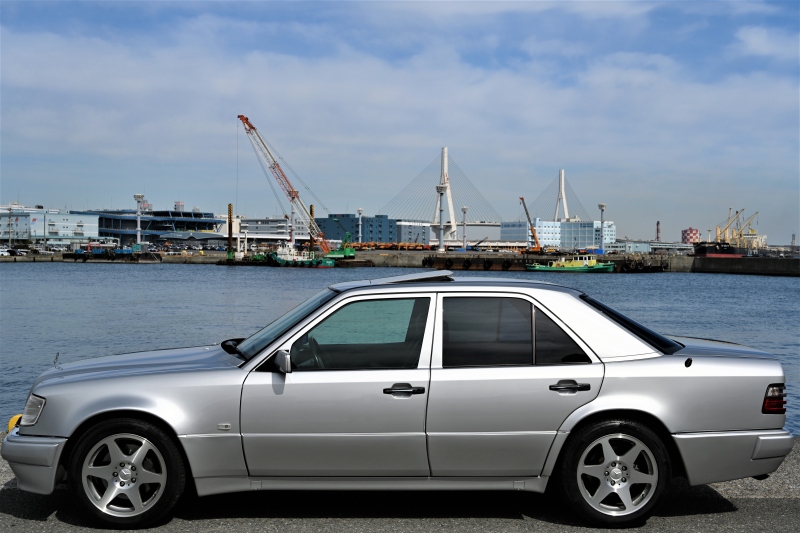 メルセデスベンツ Eクラス 超絶大人気モデルW124伝説モデルE500
