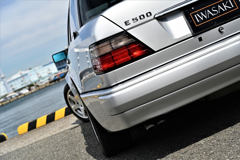 メルセデスベンツ Eクラス 超絶大人気モデル伝説のW124後期最終限定