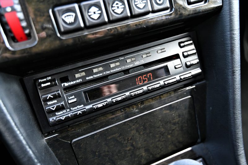 メルセデスベンツ Eクラス 超絶大人気モデル伝説のW124後期最終限定