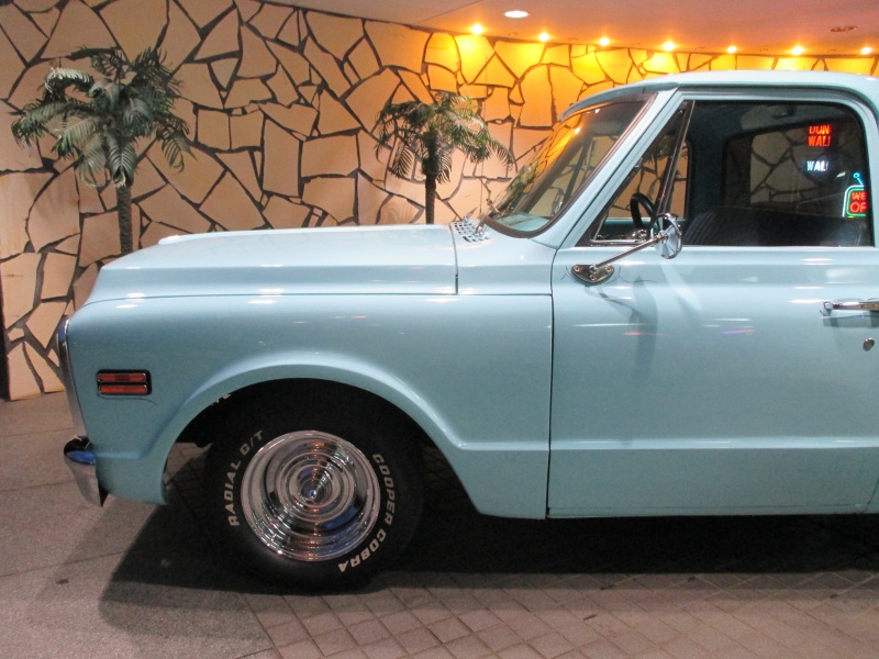 ☆ビンテージ風の【USED CAR】・CHEVROLET(シボレー)☆TIN サイン