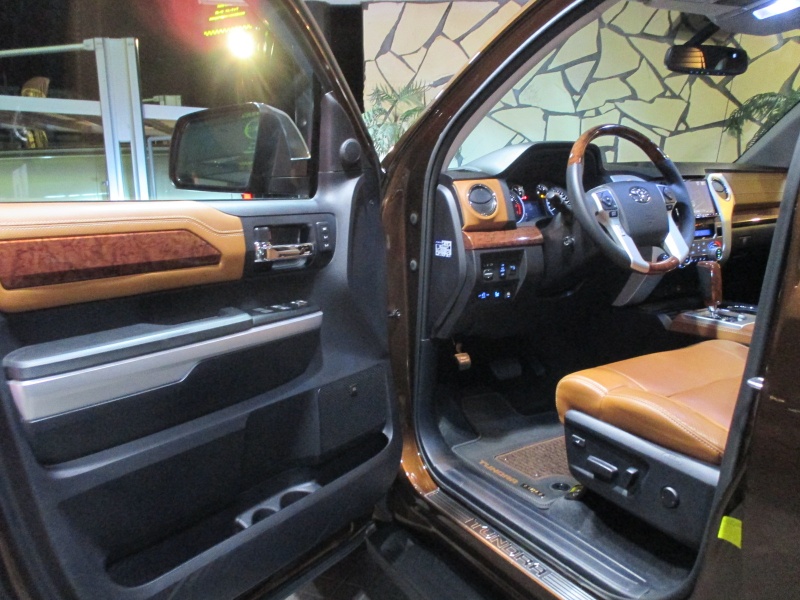 トヨタ(US) タンドラ クルーMAX 1794ED 4WD 新車