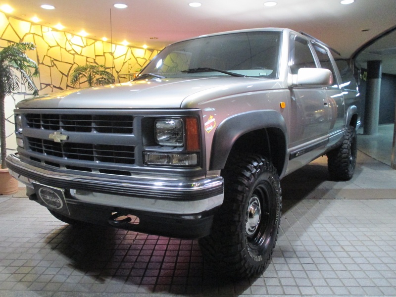 シボレー サバーバン LT 4WD 純正ベンチシート 新車並行 中古車 情報