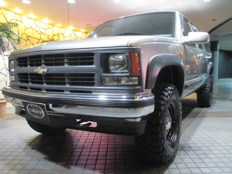 シボレー サバーバン LT 4WD 純正ベンチシート 新車並行 中古車