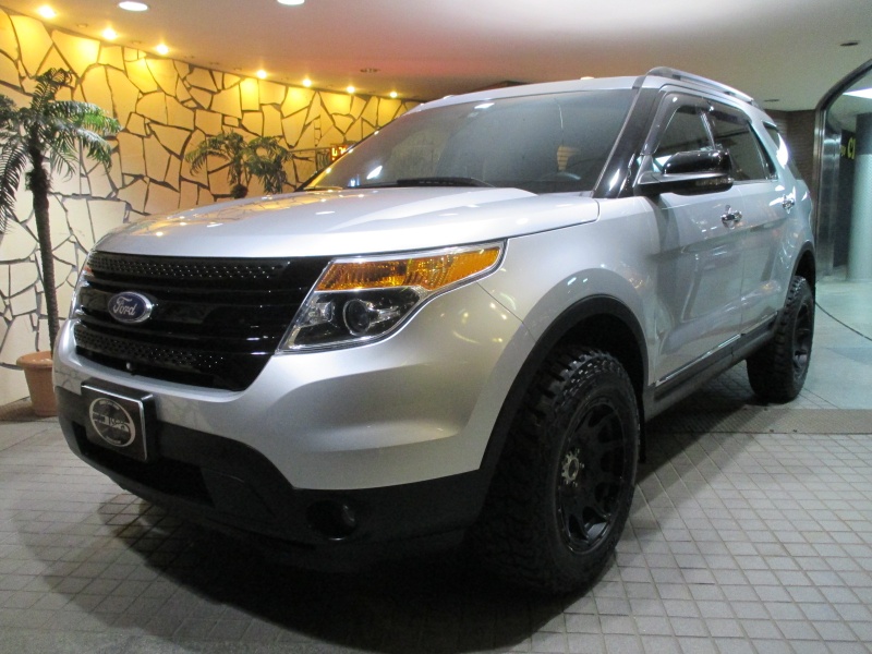フォード エクスプローラー XLT リフトUP 4WD 正規ディーラー車
