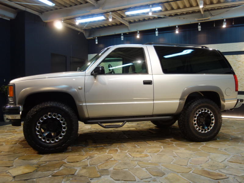 シボレー タホ スポーツ 4WD 正規輸入ディーラー車 中古車 情報