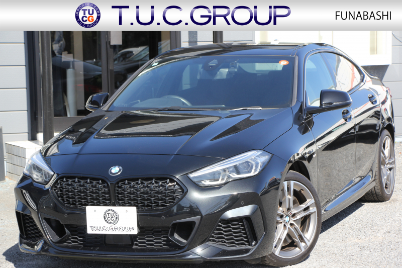 BMW 2シリーズ M235i Xdrive ｸﾞﾗﾝｸｰﾍﾟﾃﾞﾋﾞｭｰ&ｾﾚｸﾄP 306馬力 4WD ｼｰﾄﾋｰﾀｰ Mｽﾎﾟｰﾂｼｰﾄ Mｼｰﾄﾍﾞﾙﾄ ｱﾀﾞﾌﾟﾃｨﾌﾞｻｽ 追従ACC LEDﾍｯﾄﾞﾗｲﾄ 専用18AW Mspﾌﾞﾚｰｷ Applecarplay ﾀｯﾁ画面HDDﾅﾋﾞPｱｼｽﾄ ﾜｲﾔﾚｽ充電 2年保証