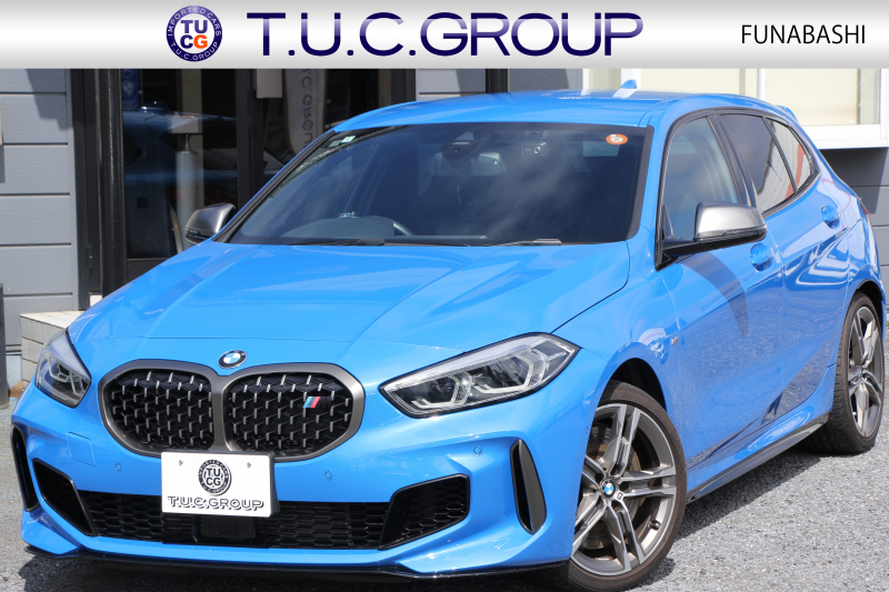 BMW 1シリーズ M135i Xdrive ﾃﾞﾋﾞｭｰP ｺﾝﾌｫｰﾄP 4WD 306馬力 Mｽﾎﾟｰﾂｼｰﾄ ｱﾀﾞﾌﾟﾃｨﾌﾞｻｽ Mｼｰﾄﾍﾞﾙﾄ ｼｰﾄﾋｰﾀｰ BMWﾗｲﾌﾞｺｯｸﾋﾟｯﾄ 追従ACC 電動ﾄﾗﾝｸ ｱｯﾌﾟﾙｶｰﾌﾟﾚｲ 純正HDDﾅﾋﾞPｱｼｽﾄ LEDﾍｯﾄﾞﾗｲﾄ ﾚｰﾝﾁｪﾝｼﾞ警告 衝突軽減ﾌﾞﾚｰｷ 2年保証