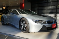 i8