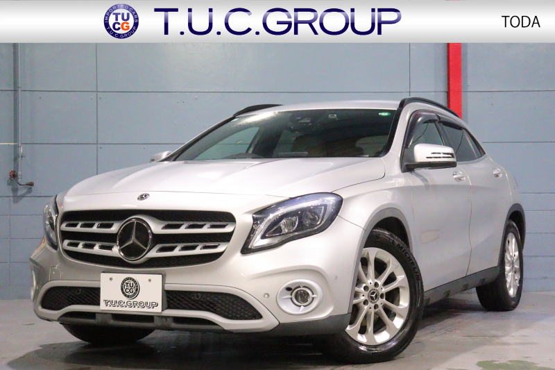 メルセデスベンツ GLA GLA180 ﾚｰﾀﾞｰSP　後期ﾓﾃﾞﾙ 黒半革 8ｲﾝﾁﾜｲﾄﾞﾅﾋﾞ CarPlay LEDﾍｯﾄﾞﾗｲﾄ ｱｸﾃｨﾌﾞｸﾙｺﾝ ｼｰﾄﾋｰﾀｰ ﾊﾞｯｸｶﾒﾗ 自動ﾘｱｹﾞｰﾄ 専用ｴｸｽﾃﾘｱ&17ｲﾝﾁｱﾙﾐ　2年保証