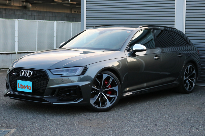 アウディ RS4アバント ベースグレード