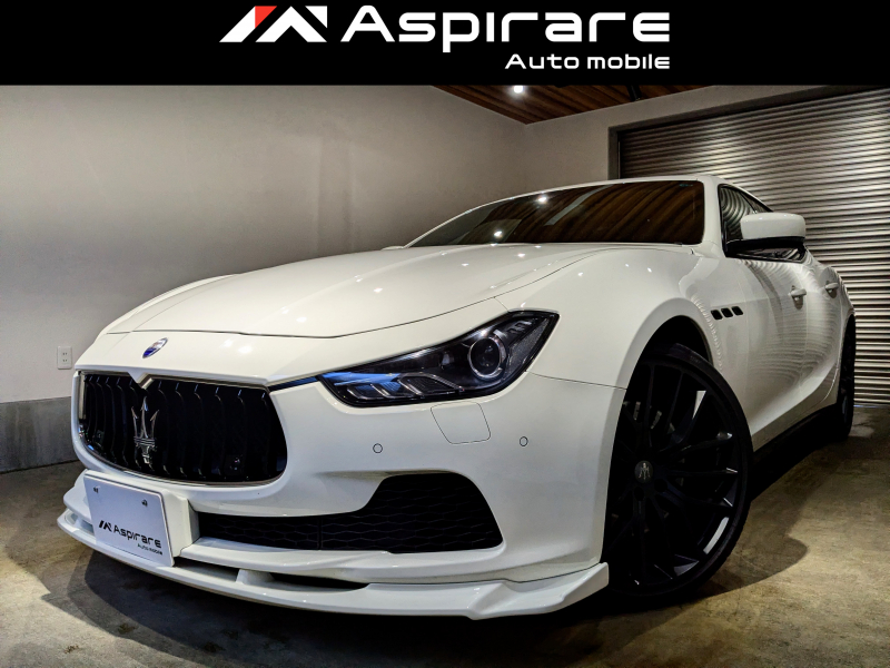 マセラティ ギブリ S スカテナート　レッドレザーシート　サンルーフ　　21インチアルミホイール　カーボンインテリア　ブルーキャリパー　フロントリップスポイラー