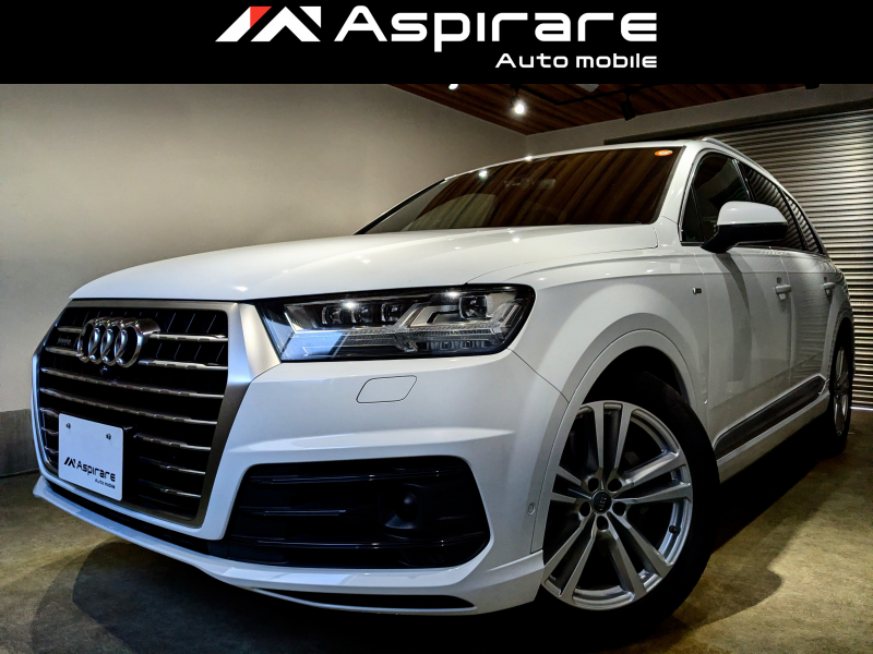 アウディ Q7 2．0TFSIクワトロアダプティブエアサスペンション仕様　Sラインパッケージ　7シートパッケージ　20インチアルミホイール　ブラックレザーシート