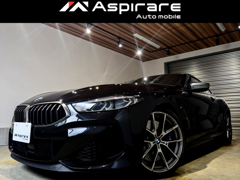 BMW 8シリーズ M850i xDrive　coupe　エクステンドブラウン×ブラックメリノレザー　Mカーボンファイバールーフ　HUD　20インチアルミホイール　ハーマンカードン　シートベンチレーション　ドライビングアシストプロ