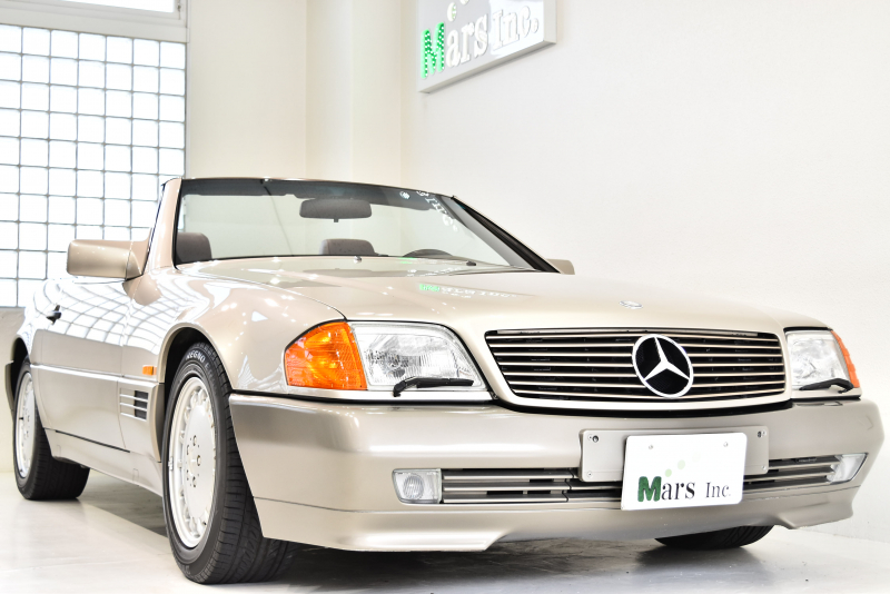 メルセデスベンツ SLクラス 500SL 5.0 V8 R129 正規ディーラー車 スモークシルバー 同色ハードトップ ブラックソフトトップ レッドレザー クライメートコントロール 整備記録多数 純正16インチアルミホイール 左ハンドル