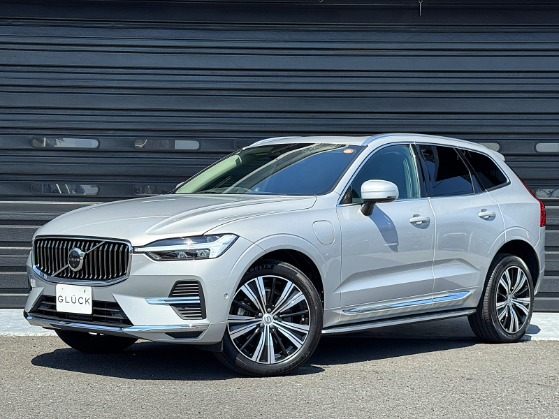 ボルボ XC60 RechargePlugInHybrid T8AWD Inscription 禁煙車 Bowers＆Wilkins エアサス HUD ヒーター＆クーラー付フロントシート ステアリングヒーター 純正ドラレコ クリスタルシフトノブ ワイヤレスデバイスチャージャー サイドステップ 全周囲カメラ ACC 20インチAW