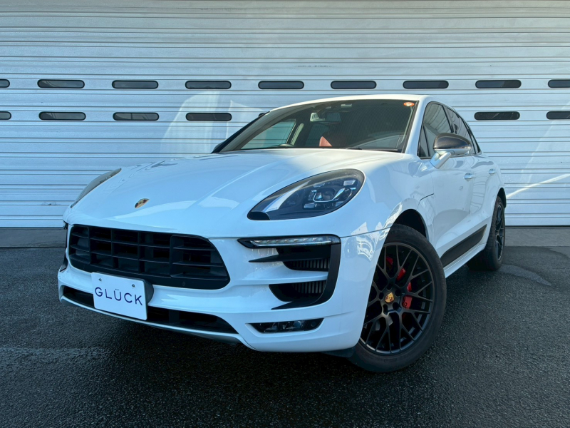 ポルシェ マカン GTS PDK 4WD スポエグ　赤革インテリア　20インチブラックAW　8WAYパワーシート　シートヒーター　赤キャリパー　カラークレストキャップ