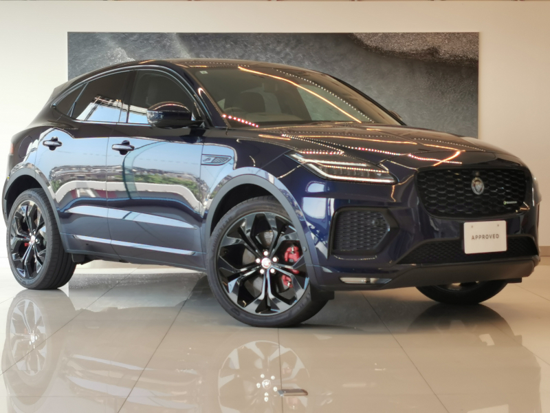 ジャガー E-PACE ローンチエディション 特別仕様車50台限定 ブラックパック 禁煙車  21インチグロスブラックAW ピクセルLEDヘッドライト 置くだけ充電 空気清浄 デジタルインナーミラー ヘッドアップディスプレイ レッドブレーキキャリパー ACC パワーバックドア ETC