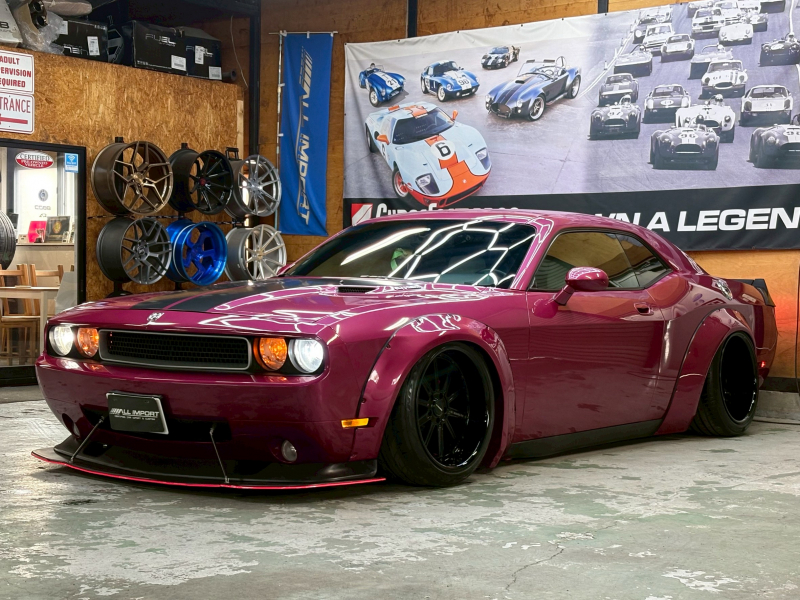 ダッジ チャレンジャー SRT8　FURIOUS FUSCHIA　限定色　LBワイド　LB20インチAW　エアサス　可変マフラー　