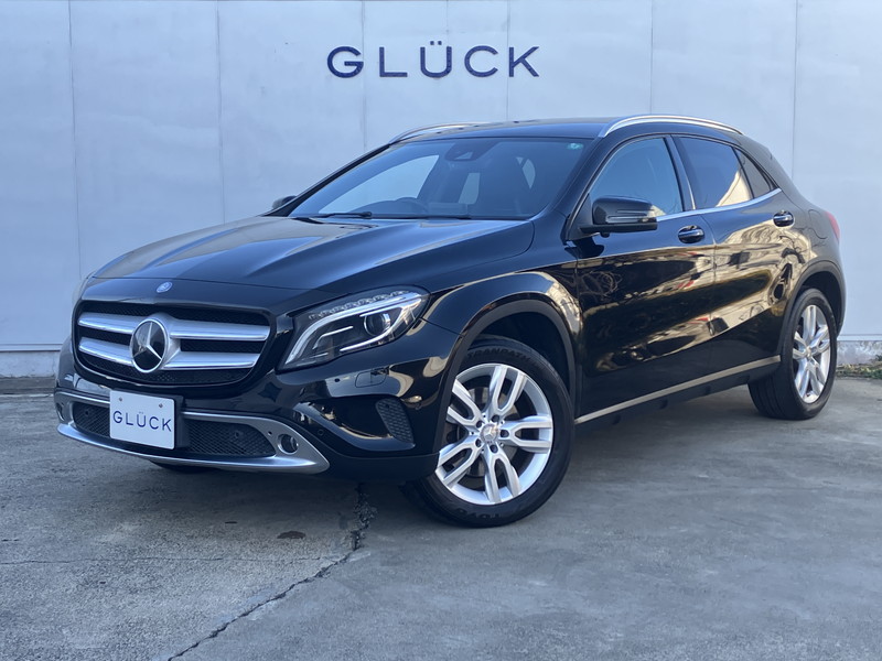 メルセデスベンツ GLA GLA250 4マチック オフロード 4WDレザーエクスクルーシブパッケージ　レーダーセーフティーパッケージ　　本革シート　パワーシート　バックカメラ　パークトロニック　スペアキー　禁煙