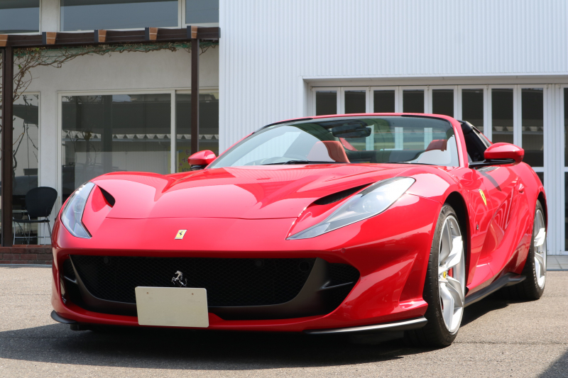 フェラーリ 812 GTS 正規ディ－ラ－車　オプション多数
