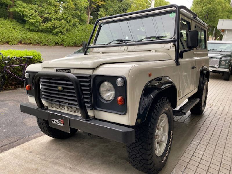 ランドローバー ディフェンダー 90SW 4.0V8 SR 純正AW 6人乗り 特別限定車 日本限定450台 ガソリン AT車 リアNASステップ 背面タイヤ ※ボディ同色Newペイント施工作業中 Fバンパー、Fグリル、H/Lサラウンド新品交換 レンズ類新品交換 ガラスウェザーシール新品交換 正規ディーラー車 右ハンドル 整備記録簿多数
